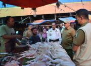 Pj Bupati Aceh Tamiang bersama TPID Pantau Harga Pasar