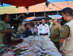 Pj Bupati Aceh Tamiang bersama TPID Pantau Harga Pasar