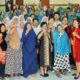 Ketua TP PKK Kabupaten Simalungun, Ny.Ratnawati RHS saat beekunjung ke Nagori Percontohan PKK Tahun 2024 di Nagori Naga Jaya I Kecamatan Bandar Huluan, Simalungun, Senin (18/3).(Waspada/ist).