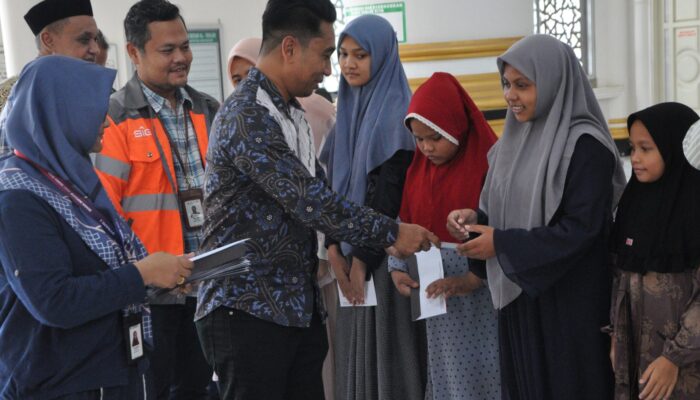 Plt Kadinsos Santuni 227 Anak Yatim Dan Serahkan Bantuan Masjid