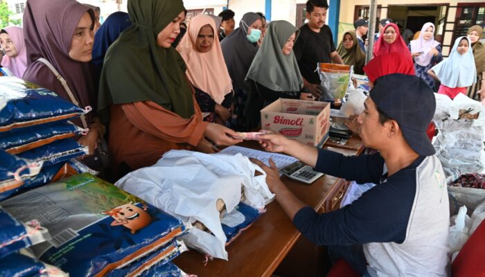 Masyarakat Samahani Manfaatkan Bazar Pangan Murah Pemkab Aceh Besar