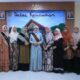 Pj Bunda PAUD Kota Banda Aceh, Wardiati, foto bersama usai menggelar silaturrahmi dengan Bunda PAUD Gampong Se-Kota Banda Aceh. (Waspada/Zafrullah)