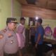 Kapolsek Batangtoru Iptu R.N Tarigan dan anggota melakukan olah TKP kejadian bunuh diri. (Waspada/Ist)