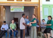 Etnis Tionghoa Di Abdya Salurkan Sembako Untuk Warga Muslim