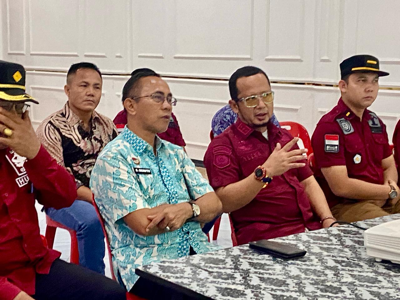   JAJARAN Lapas Kelas IIA Labuhan Ruku mengikuti jalannya pembukaan rangkaian Hari Bhakti Pemasyarakatan (HBP) Ke-60 sekaligus Halal Bihalal sambut Ramadhan secara virtual.Waspada/Ist