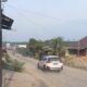 Proyek Multi Years, peningkatan jalan provinsi di Desa Panyabungan, Kecamatan Hutaraja Tinggi, Kabupaten Padanglawas terbengkalai dan menghasilkan banyak debu, membuat warga mengeluh.(Waspada/Idaham Butar Butar)