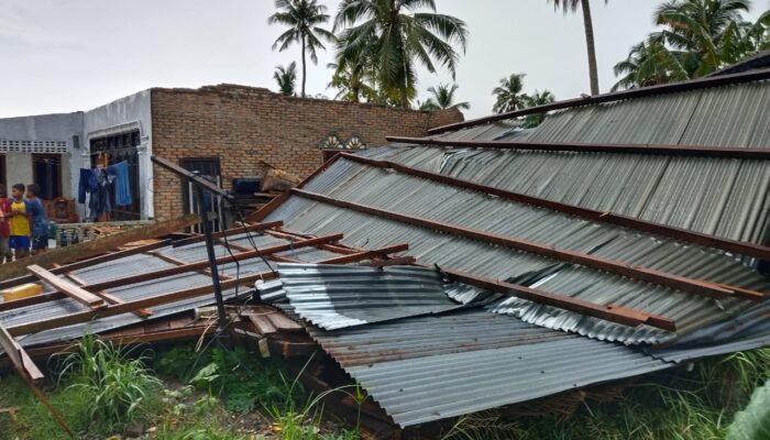 Puting Beliung Mengamuk Di Sergai, 6 Rumah Rusak Parah