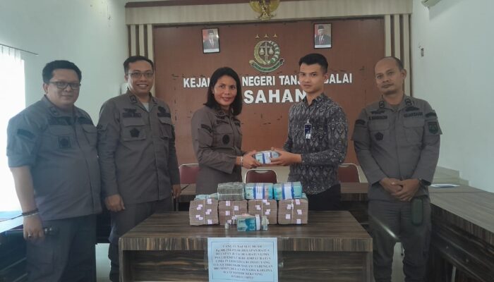 Kejari Tanjungbalai Sita Uang Hasil Narkotika 808 Juta Rupiah