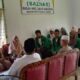 Mahasiswa PGMI IAI Palas menyerahkan hasil penjualan takjil Ramadhan,ke Baznas untuk disalurkan ke mustahiq.(Waspada/Ist)