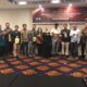 Komisioner KPUD Deliserdang, Bawaslu Deliserdang serta para saksi berfoto bersama usai rekapitulasi. (Waspada/ist)