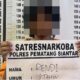 Sat Resnarkoba Polres Pematangsiantar meringkus tiga terduga pemilik narkotika jenis sabu-sabu dan ganja terdiri pria If, 19, di Jl. Sipahutar, Gg. Anggrek, Kel. Sukaraja, Kec. Siantar Marihat, Kamis (21/3) pukul 18:00, pria RM, 18, di Jl. Enggang, Kel. Sipinggolpinggol, Kec. Siantar Barat pada hari yang sama pukul 22:30 dan MS, 48, di Jl. Sisingamangaraja, Kel. Bane, Kec. Siantar Barat pada hari yang sama pukul 19:50 serta menyita barang bukti dari mereka.(Waspada-Ist).