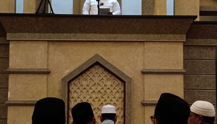 Pj Sekda Salat Tarawih Perdana Di Masjid Agung At-Taqwa Kutacane