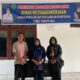 Kepala Disnaker Palas, Ratna Dewi, SH (tengah) dan Kabid Hubungan Industrial dan Jaminan Sosial, Syahrunsyah Siregar, didampingi Kasubbag Umum, Elfi Erianti. (Waspada/Ist)