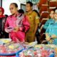 TP PKK Provsu didampingi TP PKK Simalungun saat melakukan monitoring di Nagori/Desa Jawa Baru sebagai Nagori Percontohan Bangga Kencana Kesehatan Tahun 2024.(Waspada/ist).