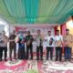 Pj Bupati Aceh Besar bersama Kapolresta Banda Aceh, BNNP Aceh, Perwakilan Kodim 0101/ KBA, Kejari Aceh Besar, Kaban Kesbangpol Aceh Besar, Camat dan Forkopimcam Darul Imarah serta Keuchik menabuh rapai saat Lauching Kampung Bebas Narkoba, di Halaman Meunasah Gampong Lheu Blang, Aceh Besar, Rabu (27/3). (Waspada/Ist)