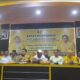 Ketua DPD I Partai Golkar Aceh TM Nurlif sedang menyampaikan keberhasilan Partai Golkar dalam perolehan suara dan kursi di pemilu 2024, di Kantor DPD I Golkar Aceh, Banda Aceh, Rabu (27/03/24) sore.( Waspada/T.Mansursyah)
