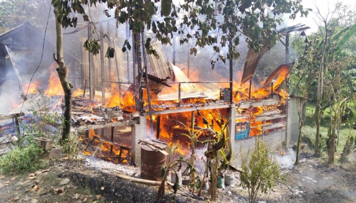Rumah Ludes Terbakar Di Pasie Lubuk