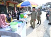 Satpol PP-WH Aceh Besar Tertibkan Lapak Pedagang Takjil