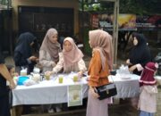 Santri Ponpes Al Mukhlisin Sibuhuan uji kemampuan berwirausaha dengan jualan makanan dan minuman bukaan puasa. (Waspada/Idaham Butar Butar)