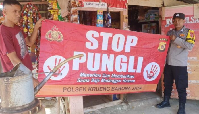 Personel Polsek Krueng Barona Jaya Sosialisasi Setop Pungli