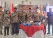 Ketua KPUD Deliserdang Syahrial Efendi, Sekda Deliserdang H Timur Tumanggor, Kapolresta Deliserdang Kombes Pol Raphael Cahya Shandy Priambodo dan lainnya saat berfoto bersama. (Waspada/Edward Limbong).