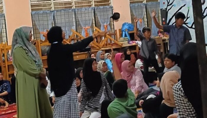 Kepsek SMKN 1 Medan Tutup Kegiatan Pesantren Ramadhan