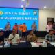 Kapolrestabes Medan Kombes Pol TJS Marbun didampingi Kanit Reskrim Polsek Percut Seituan AKP Japri Binsar Simamora saat memberikan kronologis penangkapan terhadap komplotan begal sadis di aula Patriatama Polrestabes Medan, Jumat (1/3). Waspada/Andi Aria Tirtayasa