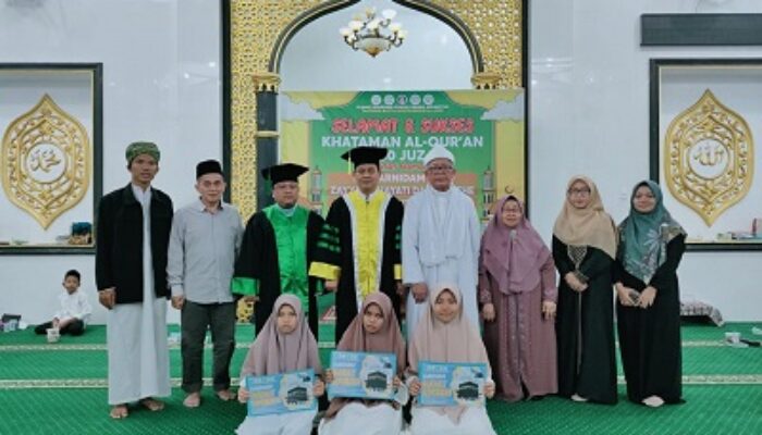 Hafal 30 Juz Tiga Santri Pesantren Baitul Mustaghfirin Al Amir Diumrahkan