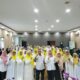 KETUA BKOWSU, Hj Fahrizar Iskandar Hasibuan bersama pengurus LPPLU Kota Medan dan undangan foto bersama. Waspada/ist