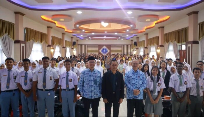 FEB UMA Beri Pelatihan Literasi Keuangan Bagi Siswa Kota Medan
