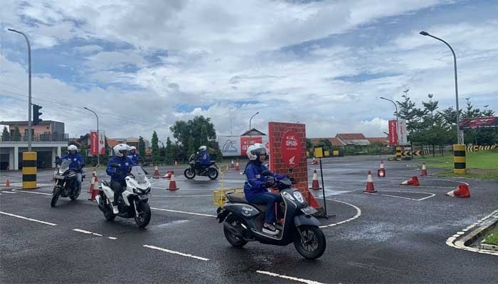 Honda Bagikan Rumus Jaga Jarak Aman Berkendara