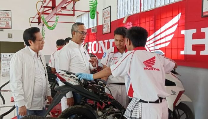 Dukung Pendidikan Vokasi Sumut, Honda Kunjungi SMKS GBKP Kabanjahe