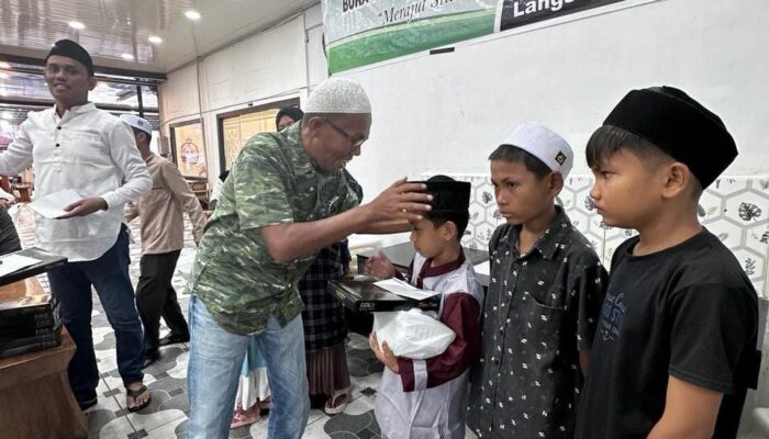 Merajut Silaturahmi KAHMI, Forhati, HMI Santuni Anak Yatim Dan Bukber