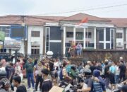 Warga Demo Kejari Deliserdang Minta Tersangka Dibebaskan