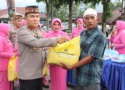 Berbagi Kebahagian, Polsek Badar Bagi Takjil Gratis