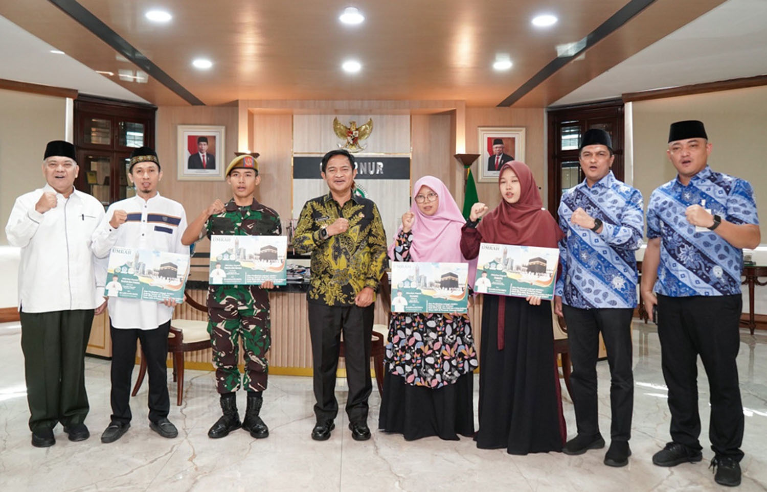 Pj Gubsu Serahkan Hadiah Umrah Kepada Pemenang MTQ ASN, Non ASN Dan Lintas lnstansi