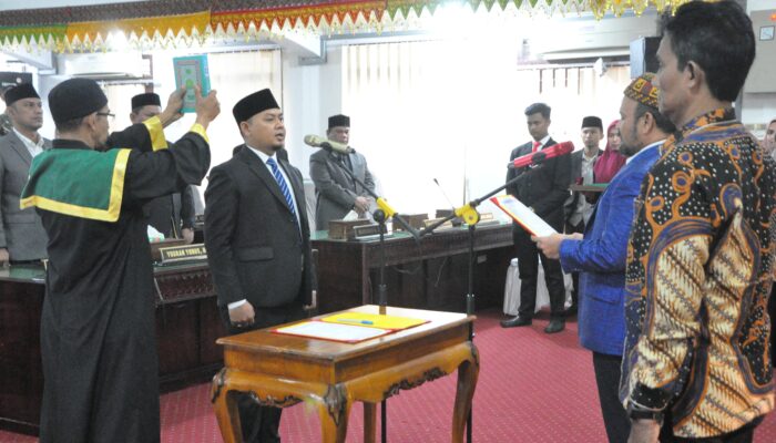 Muliadi Dilantik Sebagai PAW Anggota DPRK Aceh Besar