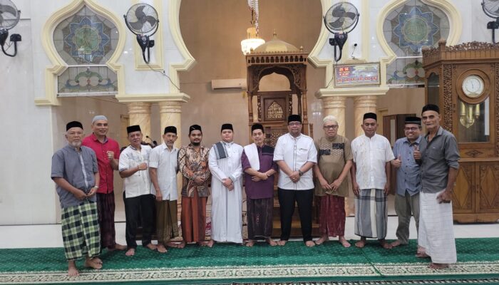 Siswa Al-Azhar Islamic Boarding School Sumut Tausiyah Subuh Masjid Syuhada