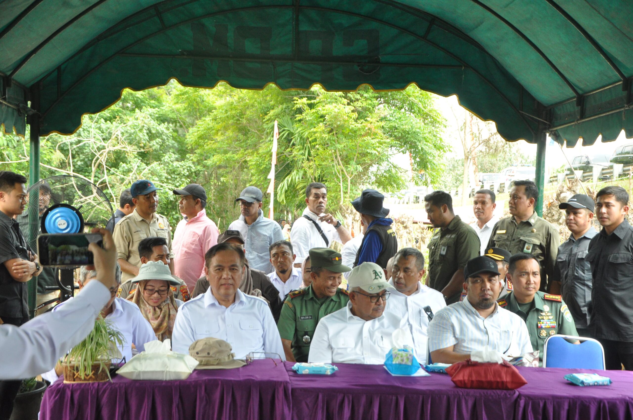 Pj Bupati Aceh Besar Dampingi Pj Gubernur Hadiri Gerakan Tanam Antisipasi Darurat Pangan