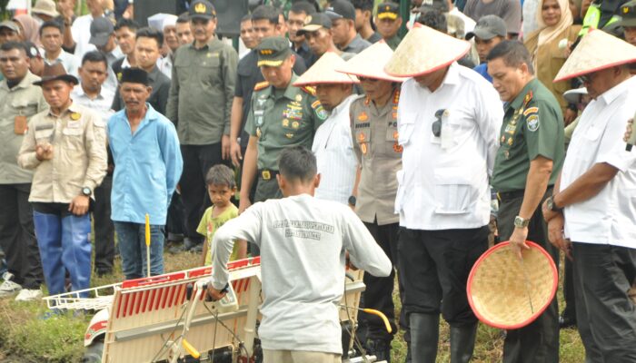 Pj Bupati Aceh Besar Dampingi Pj Gubernur Hadiri Gerakan Tanam Antisipasi Darurat Pangan