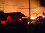 Dua Water Canon Polres Langsa Padamkan Api Di Blok PJKA