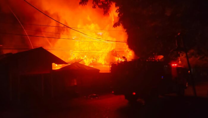 Breaking News: Puluhan Rumah Blok PJKA Langsa Terbakar