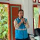 Team Leader K3 PLN UP3 Nias, Arif Setiadi sedang memaparkan materi sosialisasi dan edukasi bahaya listrik di Desa Banua Sibohou II, Kecamatan Alasa, Kabupaten Nias Utara, Sabtu (6/4).