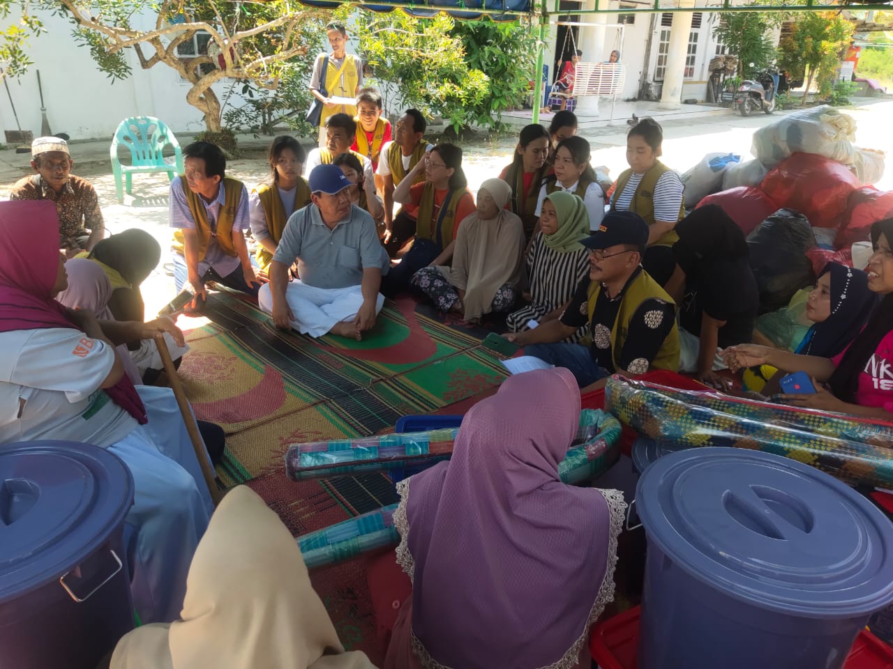 Yayasan Budha Tzu Chi Kuala Simpang Salurkan Bantuan Rp20 Juta Kepada Korban Kebakaran Langsa