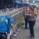Kerap Bahu Jalan Pasar Horas Jadi Tempat Parkir, Sat Lantas Polres Pasang Tolo-tolo