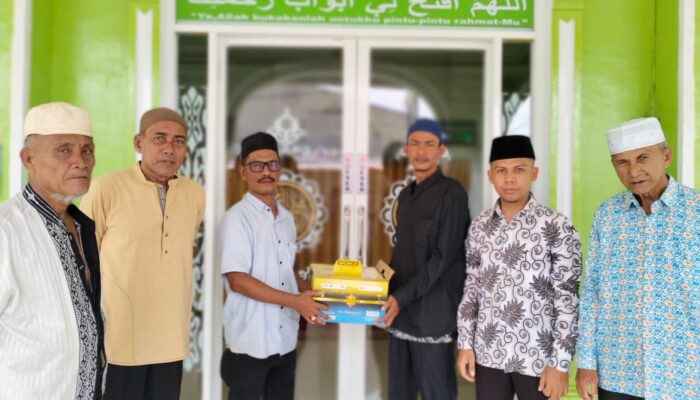 Suka Maju Bagikan Sarung Dan Laksanakan Agenda Penting