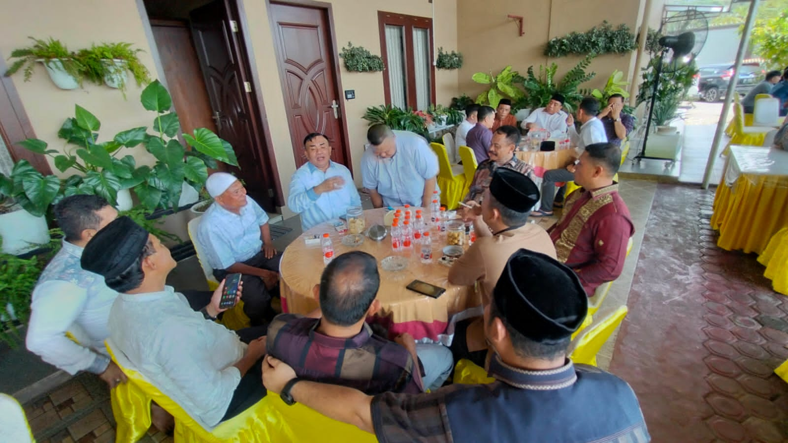 Ribuan Warga Datangi Open House Salim Fakhry