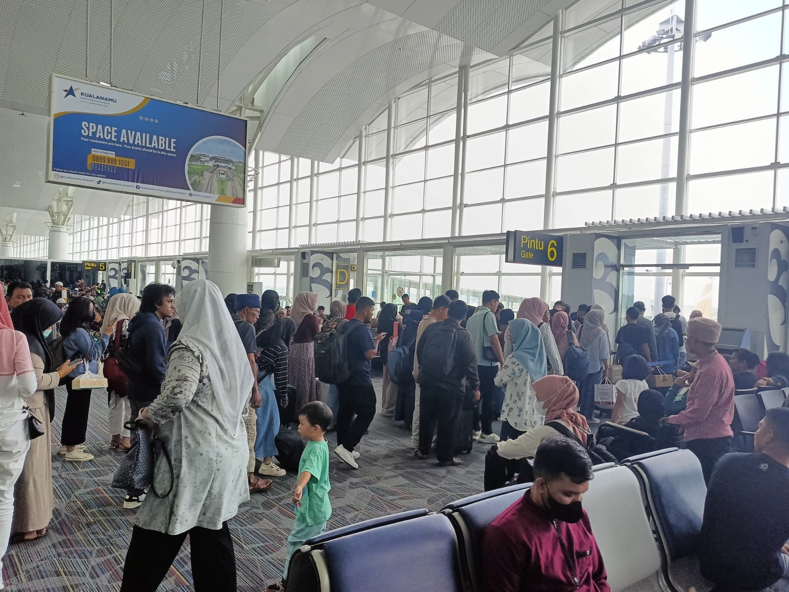 Bandara Kuala Namu Dipadati Arus Balik Lebaran