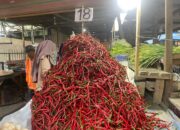 Harga Cabai Merah Anjlok Sentuh Rp15 Ribu, Bawang Merah Meroket