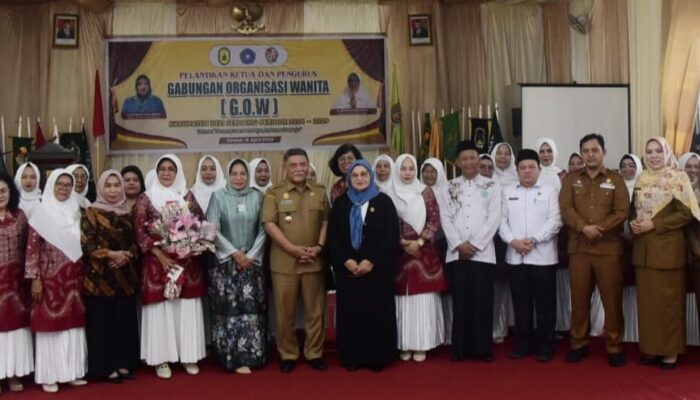 Bupati Deliserdang Lantik Sri Rahmawati Barus Ketua GOW Periode Ke-4